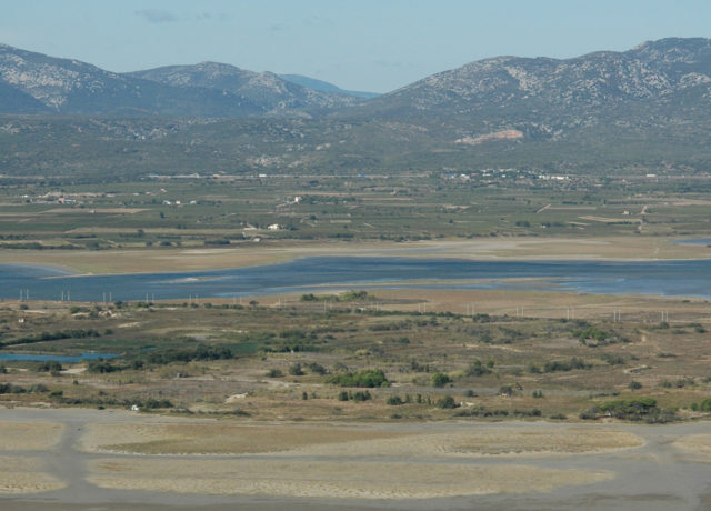 Vue aérienne des Coussoules et l'étang de La Palme © PNRNM
